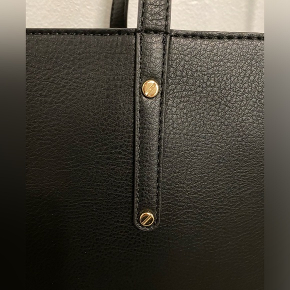 Black back - Picture 2 of 9